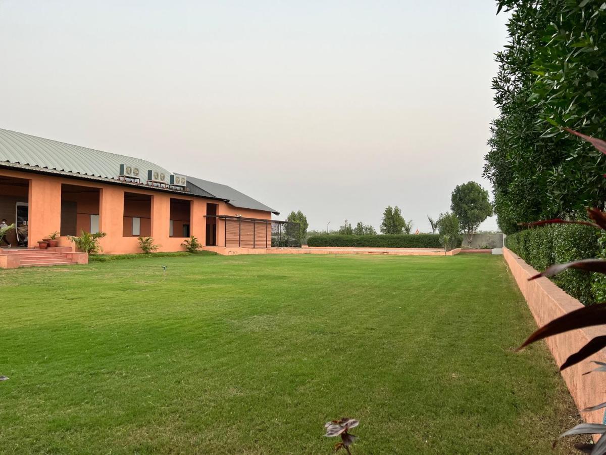 Santu Basil - An Eco Resort Bhavnagar Esterno foto